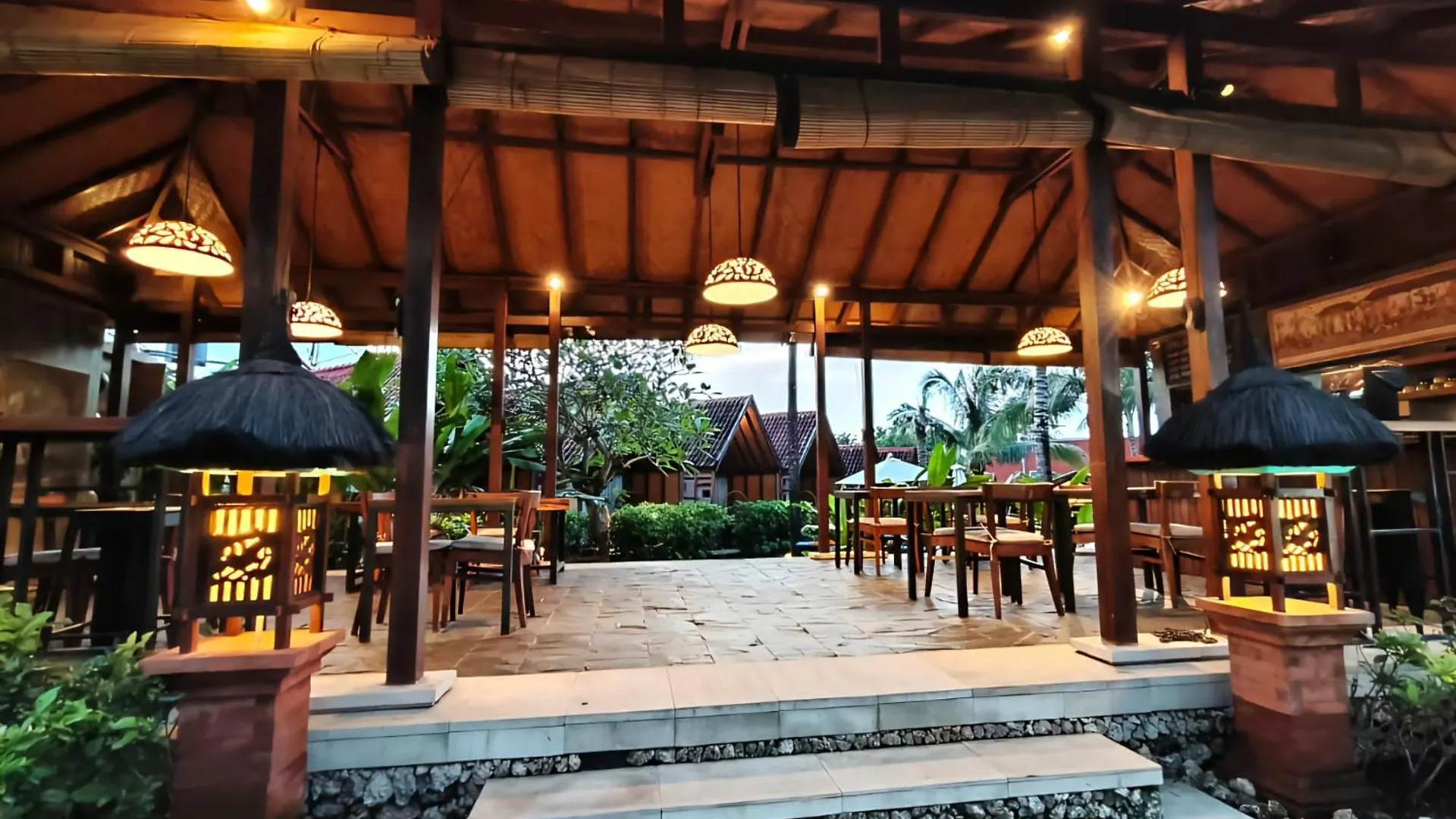 Bingin Lodge Uluwatu 3*,  Indonezja